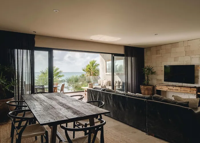 Beachfront 3br With Private Rooftop And Lounge Pool, Tankah Bay