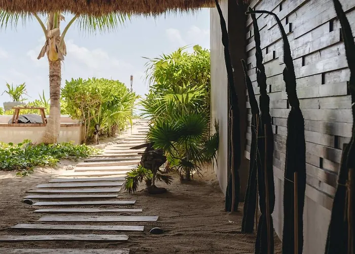 Beachfront 3br With Private Rooftop And Lounge Pool, Tankah Bay Apartamento Tulum