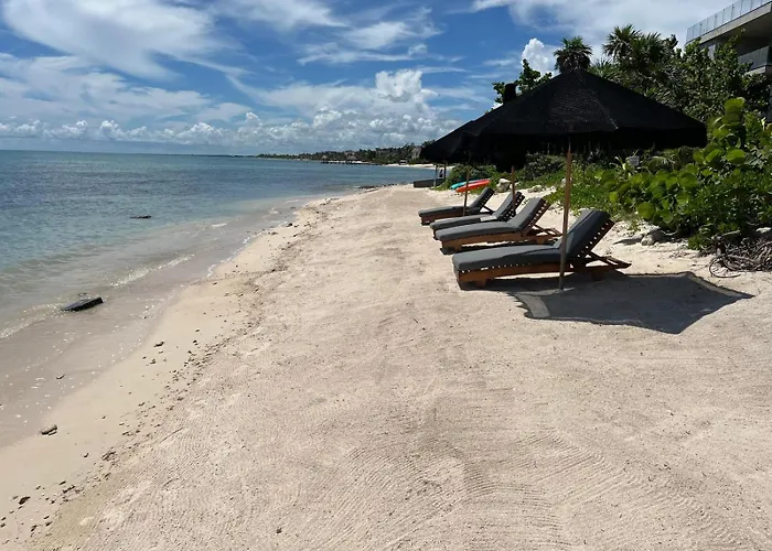 Beachfront 3br With Private Rooftop And Lounge Pool, Tankah Bay *